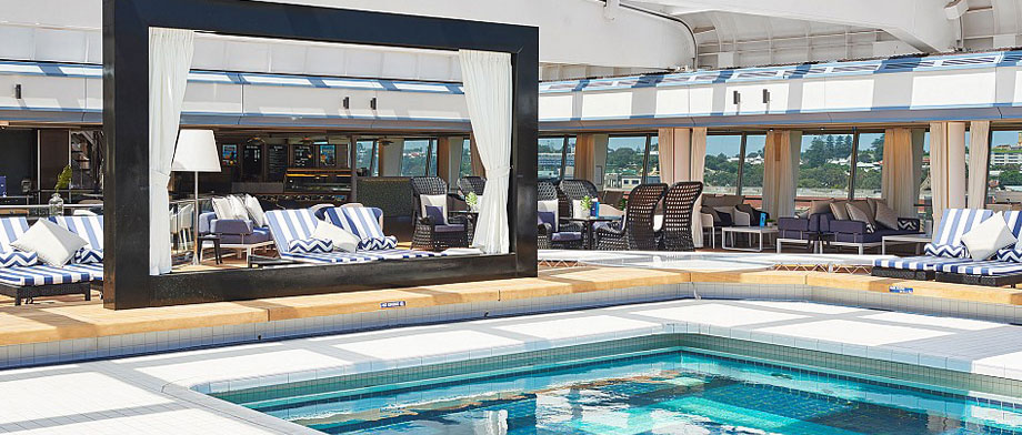 Pooldeck an Bord der MS Vasco da Gama