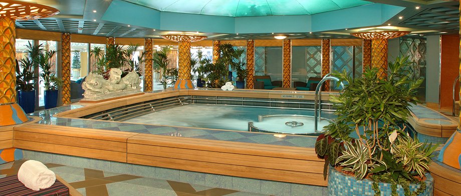 Hydro Pool für wohltuende Bademomente auf einem Schiff von Holland America Line