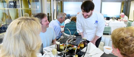 Gemütliche Teepause bei P&O Cruises