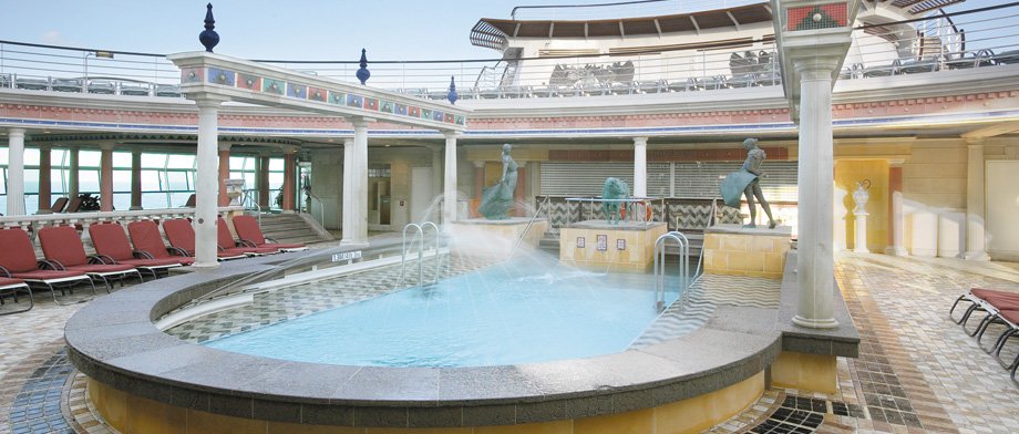 Solarium Pool an Deck der Adventure of the Seas