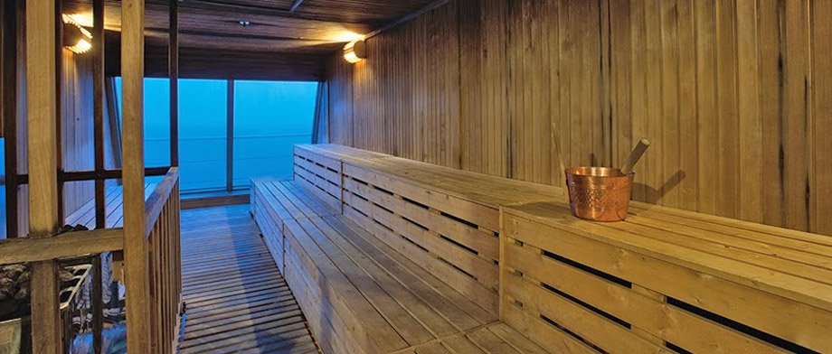 In der Sauna an Bord der Carnival Conquest entspannen