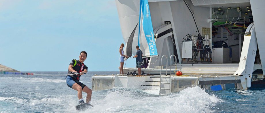 Schiffseigene Wasserplattform der Club Med 2