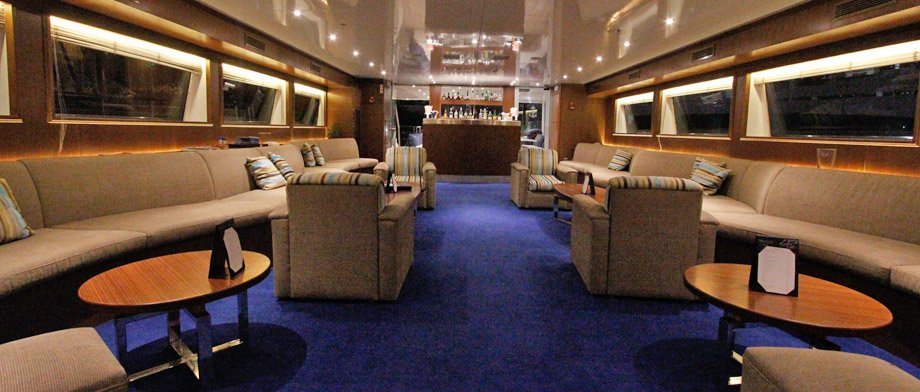 Loungebar an Bord der Harmony G