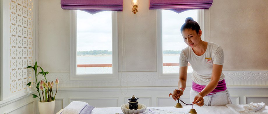 Wohltuende Wellnessanwendungen auf einem Schiff von Heritage Line
