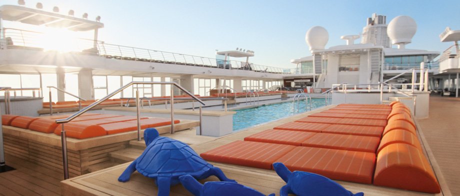 Der Poolbereich auf der Mein Schiff 3