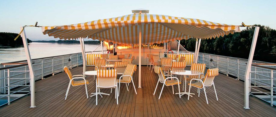 Großes Sonnendeck der MS Casanova