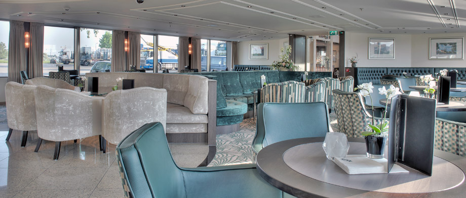 Lounge auf der MS Joy