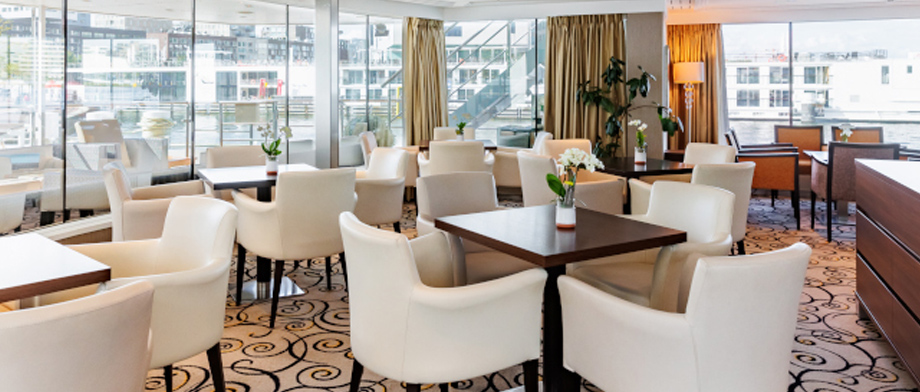 Lounge an Bord der VistaNeo