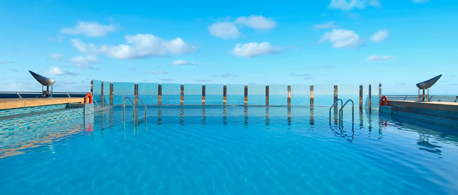 Infinitypool an Bord der MSC Divina