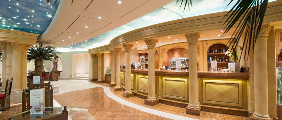 Phoenician Plaza an Bord der MSC Preziosa