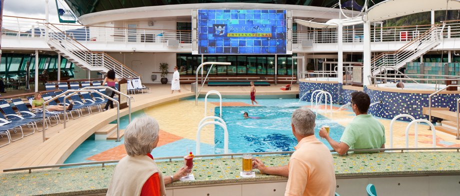 Kinoerlebnis im Freien an Deck der Rhapsody of the Seas