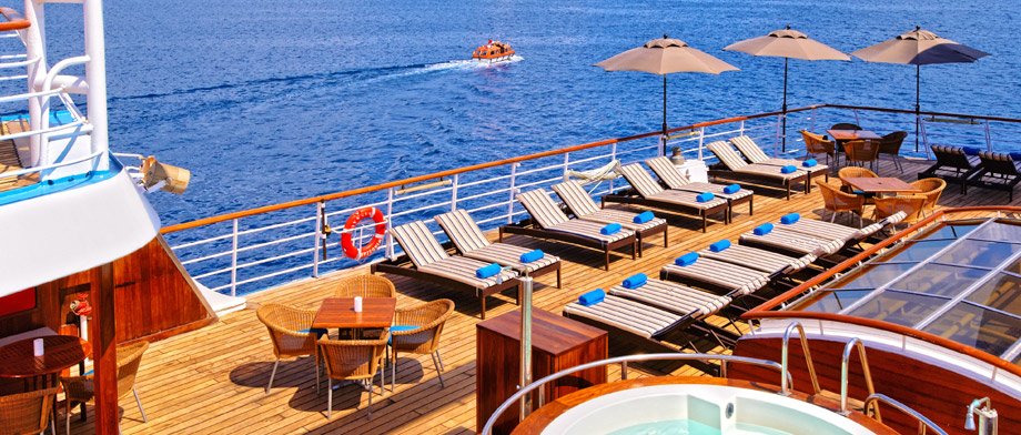Pool an Deck der Schiffe von Windstar Cruises